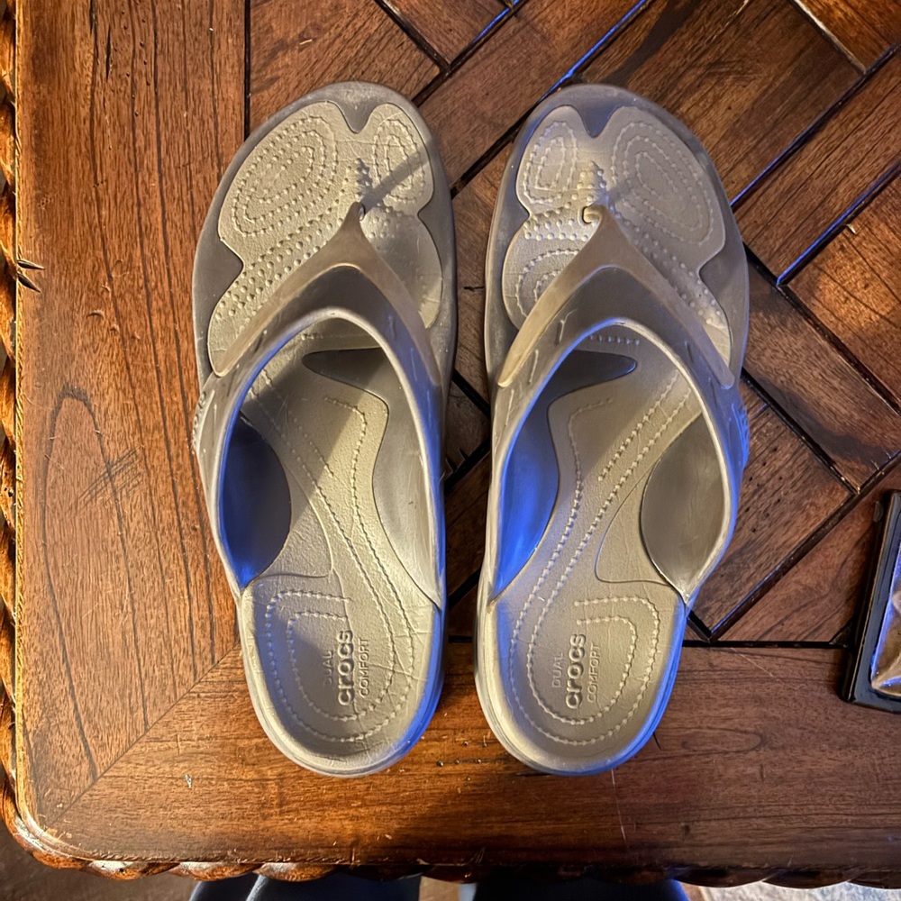 CROCS Brown and Black Flip-Flops - Picture 2 of 4